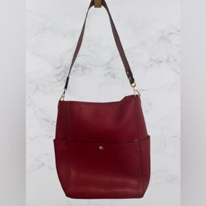 Bostonian Red Shoulder Bag with Structured Design